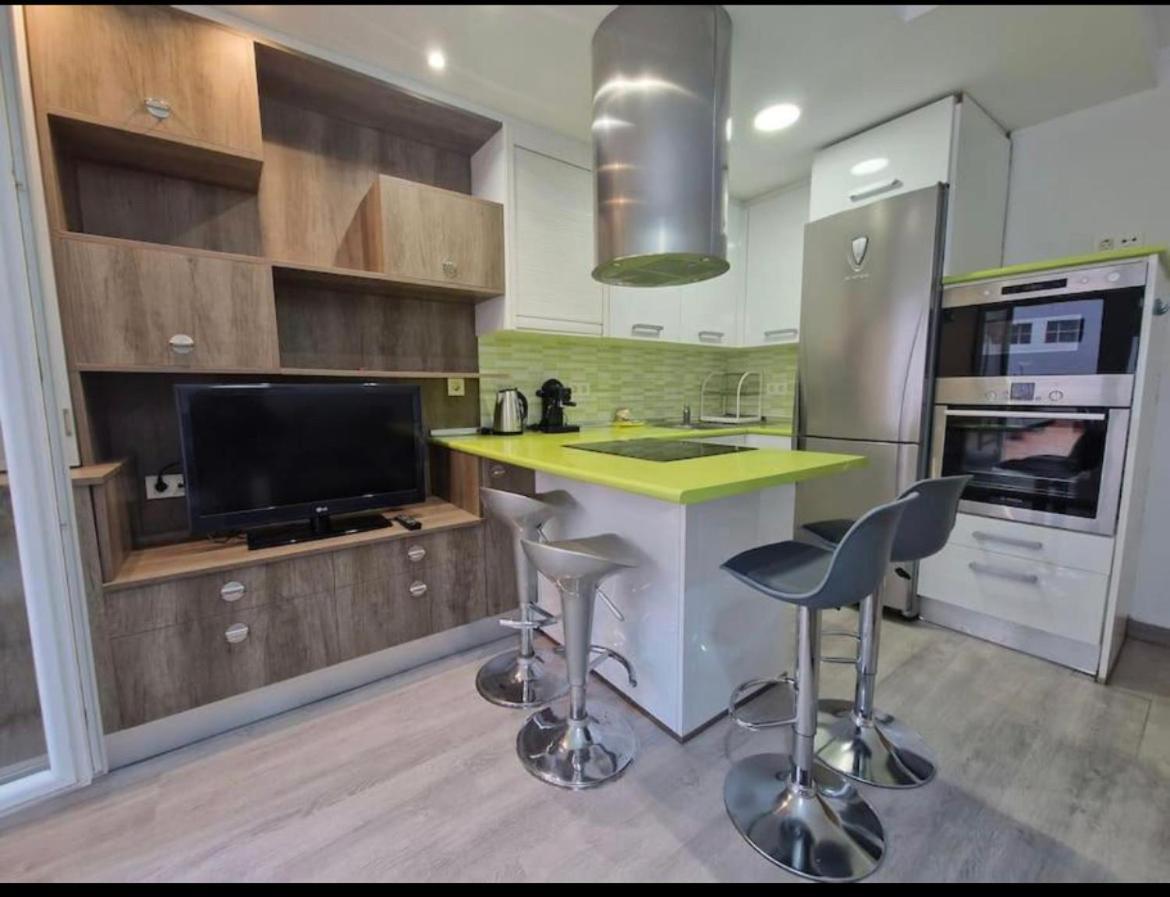גיחון Apartamento Con Terraza Y Parking חדר תמונה